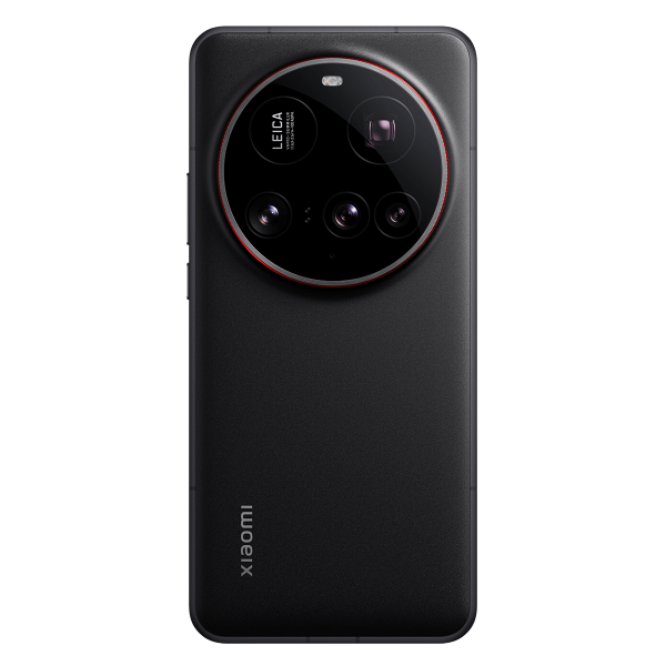Xiaomi 15 Ultra në ngjyrën e zezë, pamje nga pas me kamerën Leica